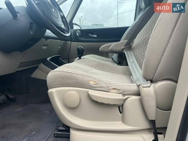 Сірий Рено Еспейс, об'ємом двигуна 2 л та пробігом 223 тис. км за 4990 $, фото 14 на Automoto.ua