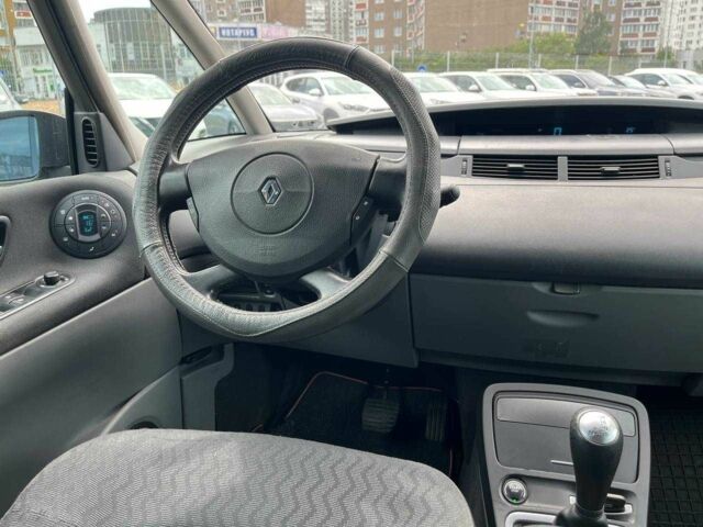 Серый Рено Эспейс, объемом двигателя 2 л и пробегом 204 тыс. км за 5790 $, фото 13 на Automoto.ua