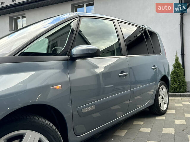 Серый Рено Эспейс, объемом двигателя 2 л и пробегом 228 тыс. км за 6750 $, фото 10 на Automoto.ua