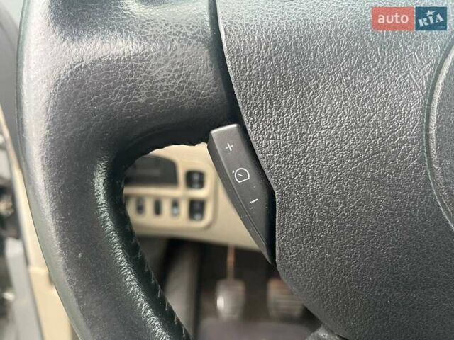 Сірий Рено Еспейс, об'ємом двигуна 2 л та пробігом 223 тис. км за 4990 $, фото 19 на Automoto.ua
