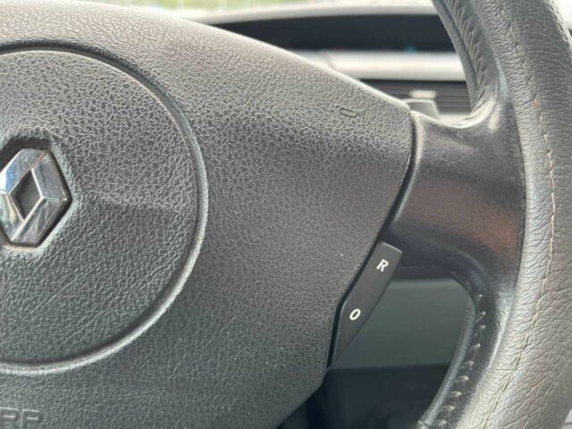 Серый Рено Эспейс, объемом двигателя 2 л и пробегом 204 тыс. км за 5790 $, фото 20 на Automoto.ua