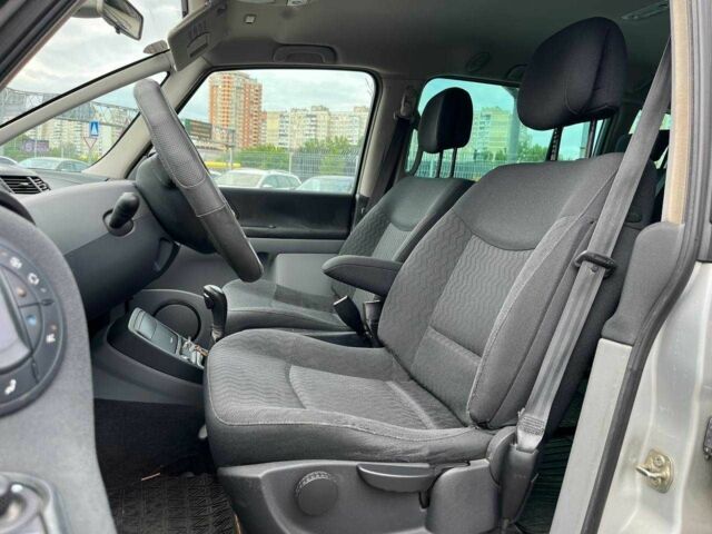 Серый Рено Эспейс, объемом двигателя 2 л и пробегом 204 тыс. км за 5790 $, фото 8 на Automoto.ua