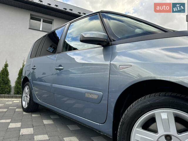 Серый Рено Эспейс, объемом двигателя 2 л и пробегом 228 тыс. км за 6750 $, фото 27 на Automoto.ua