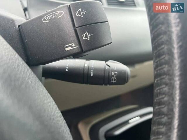 Сірий Рено Еспейс, об'ємом двигуна 2 л та пробігом 223 тис. км за 4990 $, фото 21 на Automoto.ua