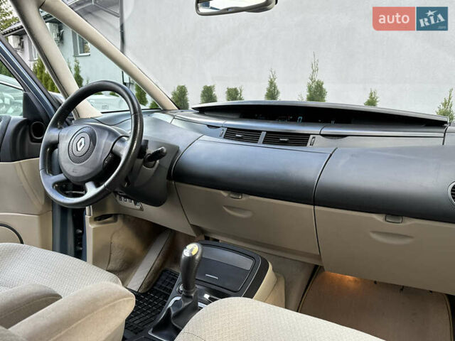 Серый Рено Эспейс, объемом двигателя 2 л и пробегом 228 тыс. км за 6750 $, фото 74 на Automoto.ua