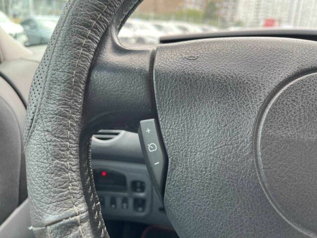 Серый Рено Эспейс, объемом двигателя 2 л и пробегом 204 тыс. км за 5790 $, фото 19 на Automoto.ua