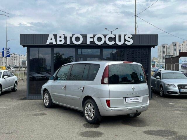 Серый Рено Эспейс, объемом двигателя 2 л и пробегом 204 тыс. км за 5790 $, фото 4 на Automoto.ua