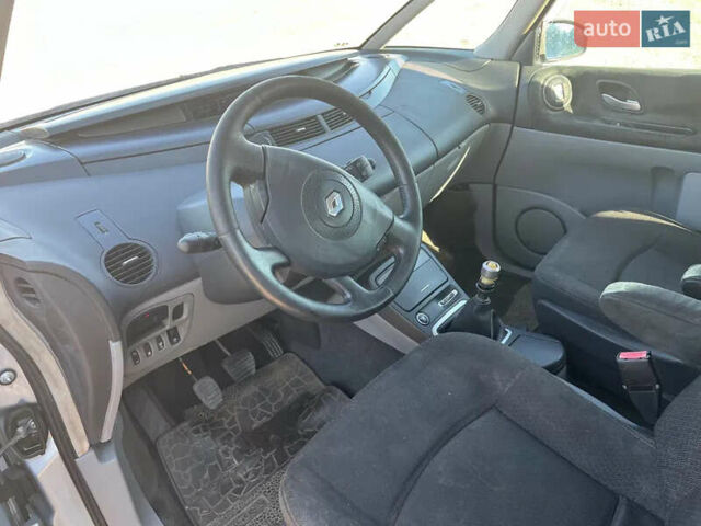 Серый Рено Эспейс, объемом двигателя 2.2 л и пробегом 500 тыс. км за 2200 $, фото 1 на Automoto.ua