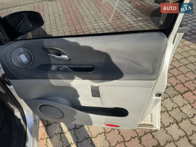 Сірий Рено Еспейс, об'ємом двигуна 1.87 л та пробігом 260 тис. км за 5200 $, фото 9 на Automoto.ua