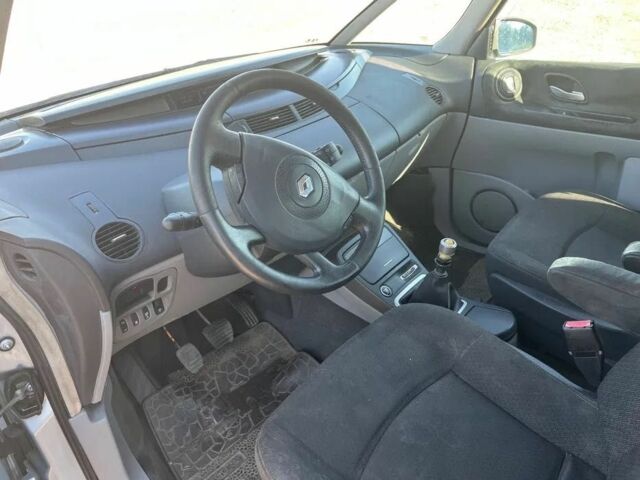 Серый Рено Эспейс, объемом двигателя 2.2 л и пробегом 500 тыс. км за 2200 $, фото 1 на Automoto.ua