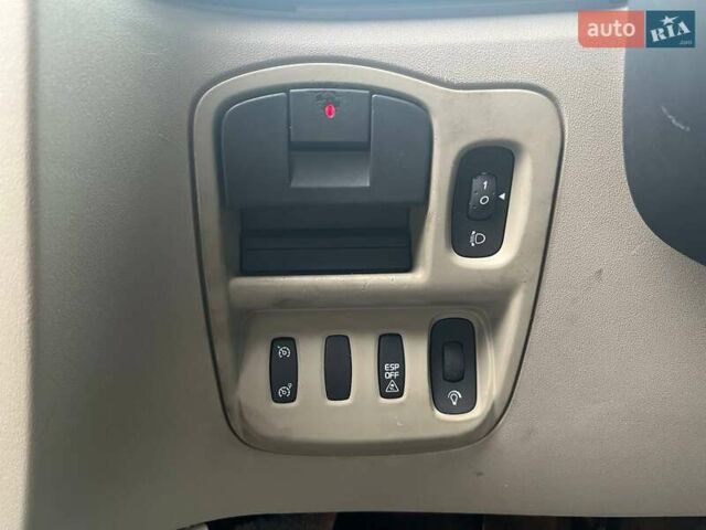 Сірий Рено Еспейс, об'ємом двигуна 2 л та пробігом 223 тис. км за 4990 $, фото 17 на Automoto.ua