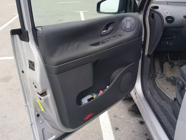 Серый Рено Эспейс, объемом двигателя 2 л и пробегом 204 тыс. км за 6500 $, фото 9 на Automoto.ua