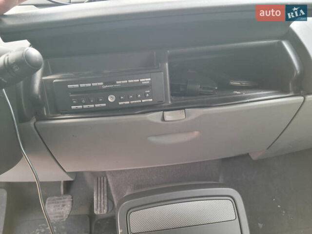 Серый Рено Эспейс, объемом двигателя 2.19 л и пробегом 232 тыс. км за 4600 $, фото 15 на Automoto.ua