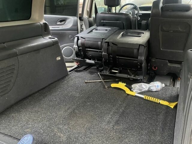 Серый Рено Эспейс, объемом двигателя 2 л и пробегом 380 тыс. км за 3700 $, фото 4 на Automoto.ua