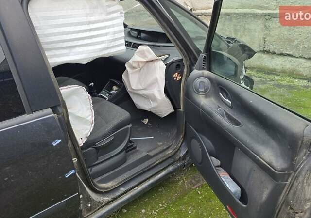 Серый Рено Эспейс, объемом двигателя 2 л и пробегом 250 тыс. км за 3200 $, фото 12 на Automoto.ua