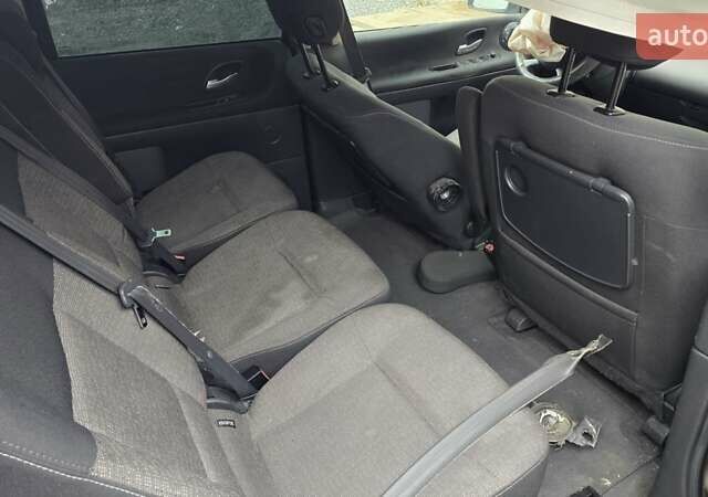 Серый Рено Эспейс, объемом двигателя 2 л и пробегом 250 тыс. км за 3200 $, фото 10 на Automoto.ua