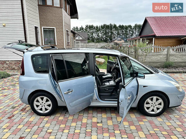 Серый Рено Эспейс, объемом двигателя 2 л и пробегом 351 тыс. км за 6700 $, фото 11 на Automoto.ua