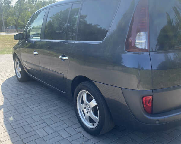 Сірий Рено Еспейс, об'ємом двигуна 2 л та пробігом 289 тис. км за 6550 $, фото 4 на Automoto.ua