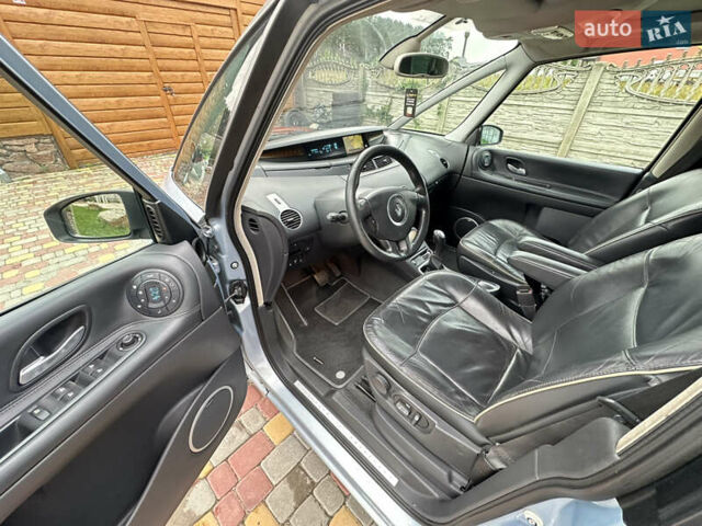 Рено Эспейс 2009 в Житомире на Automoto.ua Серый Рено Эспейс, объемом двигателя 2 л и пробегом 351 тыс. км за 6300 $, фото 20 на Automoto.ua