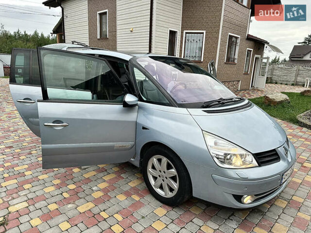 Рено Эспейс 2009 в Житомире на Automoto.ua Серый Рено Эспейс, объемом двигателя 2 л и пробегом 351 тыс. км за 6300 $, фото 10 на Automoto.ua
