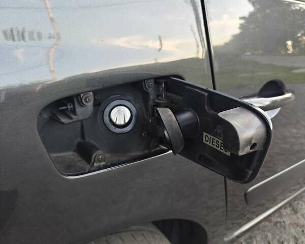 Рено Еспейс 2010 у Гадяче на Automoto.ua Сірий Рено Еспейс, об'ємом двигуна 2 л та пробігом 238 тис. км за 7999 $, фото 32 на Automoto.ua