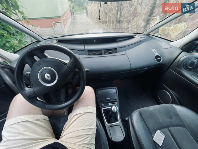 Серый Рено Эспейс, объемом двигателя 2 л и пробегом 355 тыс. км за 6350 $, фото 10 на Automoto.ua