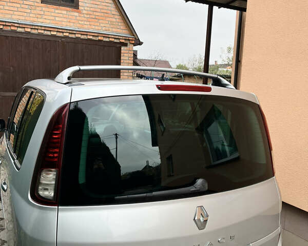 Серый Рено Эспейс, объемом двигателя 2 л и пробегом 233 тыс. км за 7900 $, фото 11 на Automoto.ua