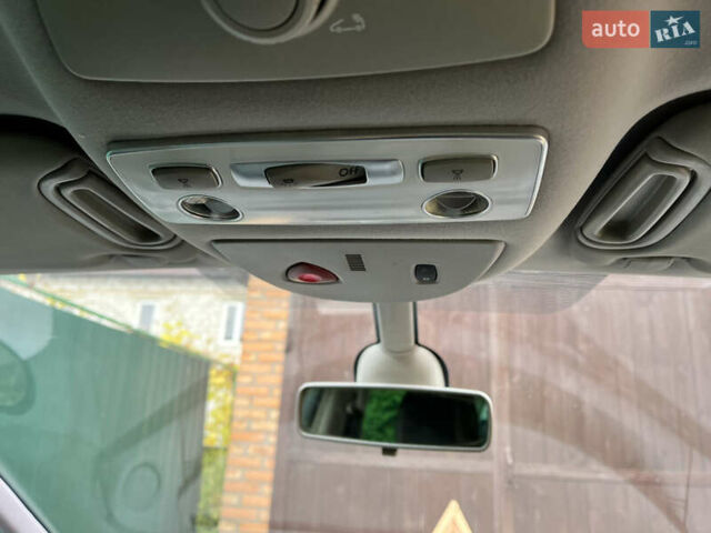 Серый Рено Эспейс, объемом двигателя 2 л и пробегом 233 тыс. км за 7900 $, фото 5 на Automoto.ua