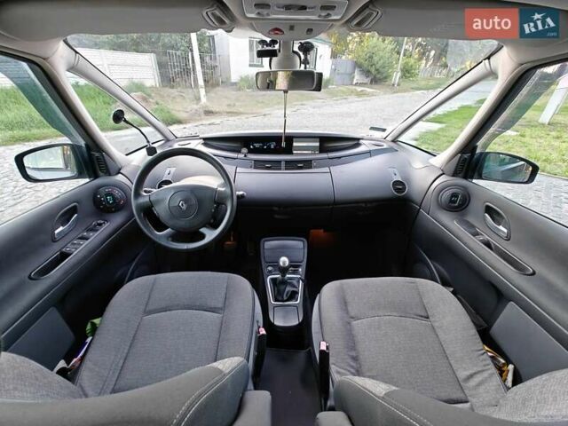 Рено Еспейс 2010 у Гадяче на Automoto.ua Сірий Рено Еспейс, об'ємом двигуна 2 л та пробігом 238 тис. км за 7999 $, фото 21 на Automoto.ua