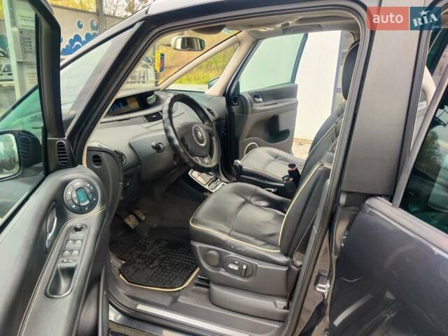 Серый Рено Эспейс, объемом двигателя 2 л и пробегом 342 тыс. км за 8200 $, фото 15 на Automoto.ua