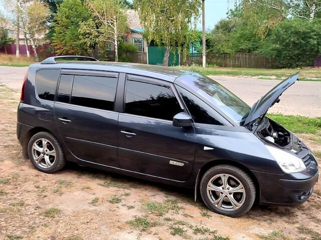 Сірий Рено Еспейс, об'ємом двигуна 2 л та пробігом 220 тис. км за 8299 $, фото 1 на Automoto.ua