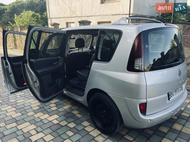 Серый Рено Эспейс, объемом двигателя 2 л и пробегом 355 тыс. км за 6350 $, фото 4 на Automoto.ua