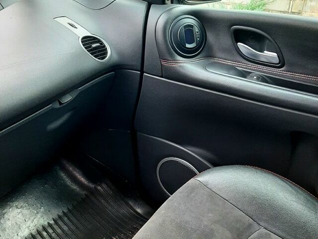 Серый Рено Эспейс, объемом двигателя 2 л и пробегом 265 тыс. км за 7700 $, фото 6 на Automoto.ua