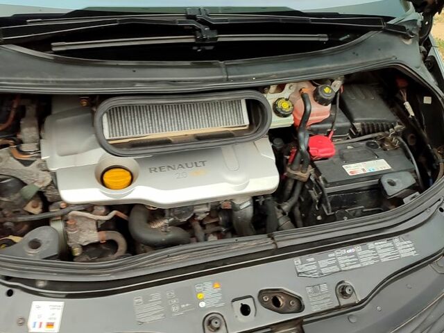 Сірий Рено Еспейс, об'ємом двигуна 2 л та пробігом 220 тис. км за 8299 $, фото 9 на Automoto.ua