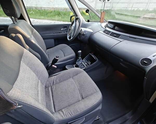 Рено Еспейс 2010 у Гадяче на Automoto.ua Сірий Рено Еспейс, об'ємом двигуна 2 л та пробігом 238 тис. км за 7999 $, фото 7 на Automoto.ua