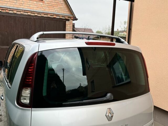 Серый Рено Эспейс, объемом двигателя 0 л и пробегом 233 тыс. км за 7600 $, фото 7 на Automoto.ua