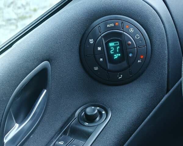 Рено Еспейс 2010 у Гадяче на Automoto.ua Сірий Рено Еспейс, об'ємом двигуна 2 л та пробігом 238 тис. км за 7999 $, фото 23 на Automoto.ua