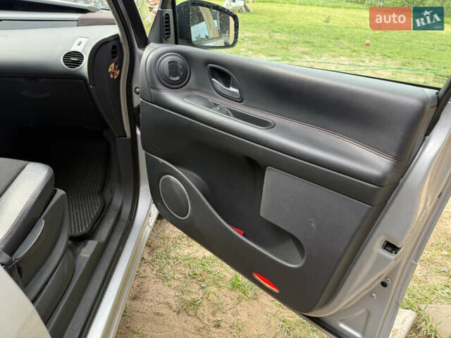 Серый Рено Эспейс, объемом двигателя 2 л и пробегом 225 тыс. км за 8400 $, фото 10 на Automoto.ua