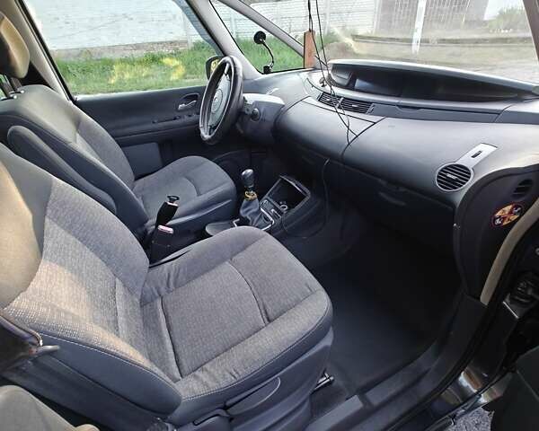 Рено Еспейс 2010 у Гадяче на Automoto.ua Сірий Рено Еспейс, об'ємом двигуна 2 л та пробігом 238 тис. км за 7999 $, фото 5 на Automoto.ua