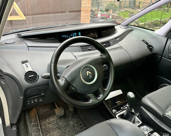 Серый Рено Эспейс, объемом двигателя 2 л и пробегом 233 тыс. км за 7900 $, фото 8 на Automoto.ua