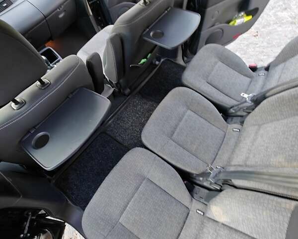 Рено Еспейс 2010 у Гадяче на Automoto.ua Сірий Рено Еспейс, об'ємом двигуна 2 л та пробігом 238 тис. км за 7999 $, фото 17 на Automoto.ua