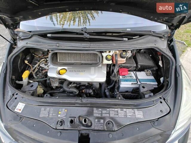 Рено Еспейс 2010 у Гадяче на Automoto.ua Сірий Рено Еспейс, об'ємом двигуна 2 л та пробігом 238 тис. км за 7999 $, фото 26 на Automoto.ua