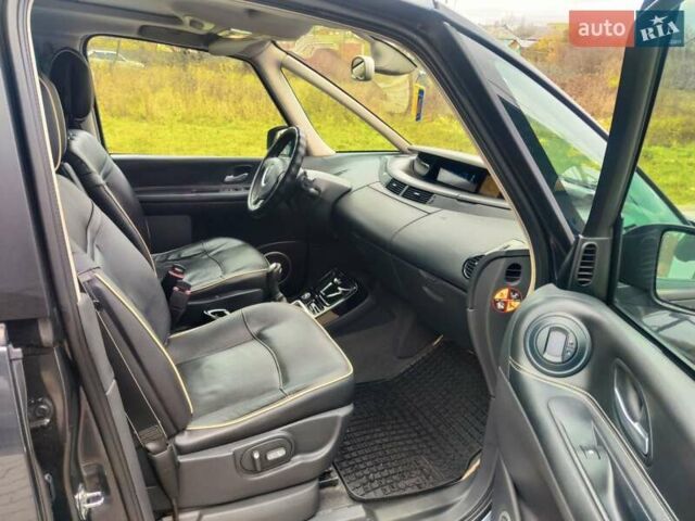 Серый Рено Эспейс, объемом двигателя 2 л и пробегом 342 тыс. км за 8200 $, фото 3 на Automoto.ua