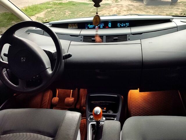 Сірий Рено Еспейс, об'ємом двигуна 2 л та пробігом 220 тис. км за 8299 $, фото 3 на Automoto.ua