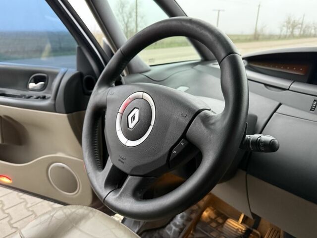 Сірий Рено Еспейс, об'ємом двигуна 2 л та пробігом 320 тис. км за 5999 $, фото 14 на Automoto.ua