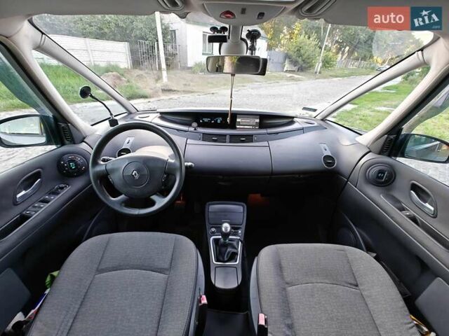 Рено Еспейс 2010 у Гадяче на Automoto.ua Сірий Рено Еспейс, об'ємом двигуна 2 л та пробігом 238 тис. км за 7999 $, фото 20 на Automoto.ua