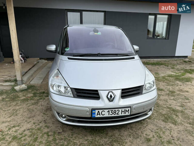 Серый Рено Эспейс, объемом двигателя 2 л и пробегом 225 тыс. км за 8400 $, фото 3 на Automoto.ua