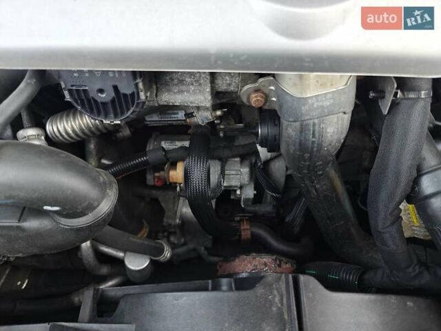 Рено Еспейс 2010 у Гадяче на Automoto.ua Сірий Рено Еспейс, об'ємом двигуна 2 л та пробігом 238 тис. км за 7999 $, фото 27 на Automoto.ua