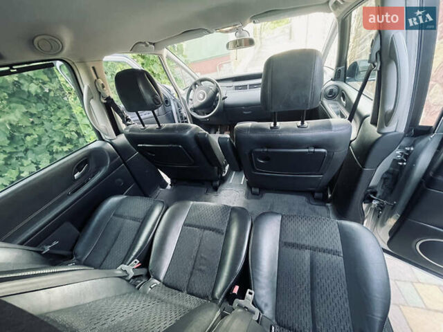 Серый Рено Эспейс, объемом двигателя 2 л и пробегом 355 тыс. км за 6350 $, фото 7 на Automoto.ua