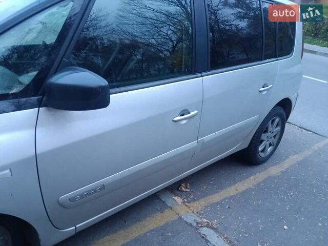 Серый Рено Эспейс, объемом двигателя 2 л и пробегом 470 тыс. км за 6000 $, фото 6 на Automoto.ua